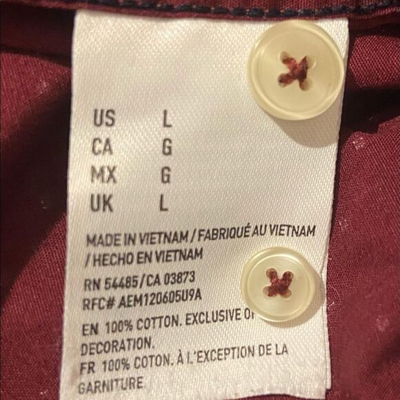 American Eagle Long Sleeve Button Down Shirt-Maroon & white polka dot Size Large - Picture 6 of 6